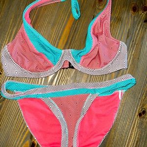 PERFECT CONDITION SWIM SYSTEMS 32DD TOP SMALL BOTTOM